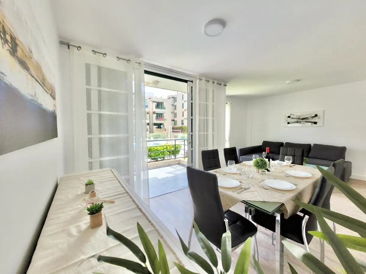 Americas Las Vinas Arona  Apartment